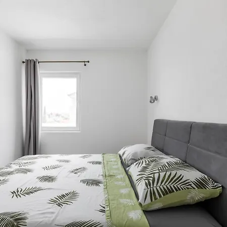 Adriatic Top Place Apartment Trogir