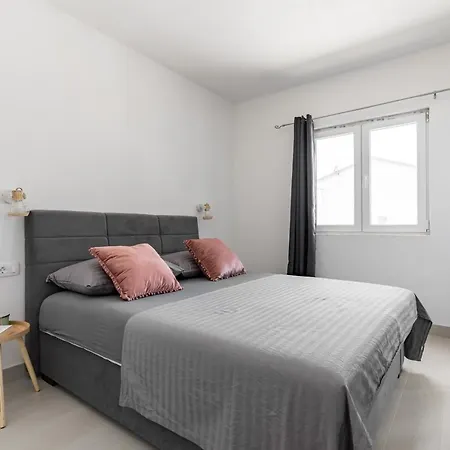 Adriatic Top Place Apartment Trogir